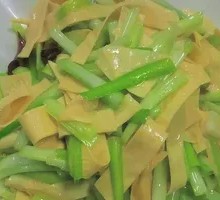 Stir-fried Leek with Tofu Skin