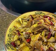 Stir-fried Hand-Responsive Mushroom
