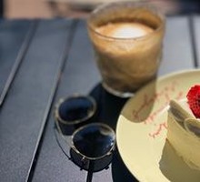 Matcha Strawberry Cake