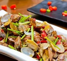 Spicy Stir-Fried Clams