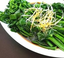 Steamed Bok Choy in White Sauce