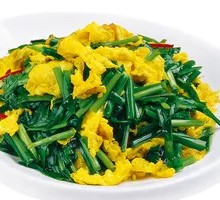 Stir-fried eggs with chives