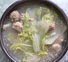 Cabbage Pork Dumpling Soup