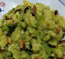 Stir-Fried Green Beans with Old Milk Potatoes