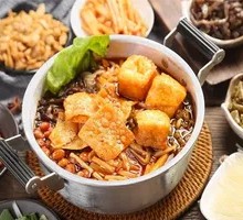 Fried Tofu with Snail Noodles