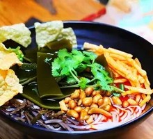 Seaweed Snail Noodles