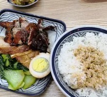 Crispy Roast Duck Rice