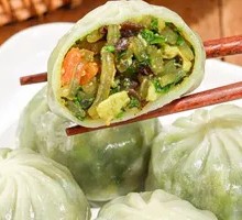 Thin-skinned Chives and Vermicelli Dumplings