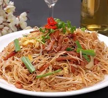 Stir-Fried Rice Noodles with Fresh Meat