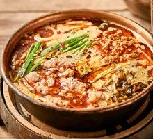Yunnan-style Small Pot Rice Noodles