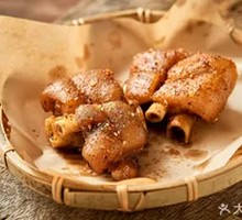 Braised and Roasted Pig Trotters