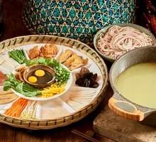 Mengzi Chrysanthemum Hot Pot Rice Noodles