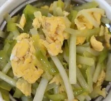 Stir-fried eggs with chives