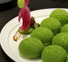 Spinach Juice Pomelo Bun