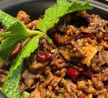 Spicy Beef with Chili and Pepper