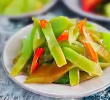 Stir-Fried Green Bamboo Shoots