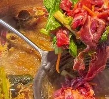 Yunnan Old Jar Sichuan Pickled Cabbage Beef Hot Pot