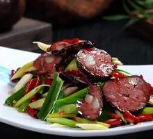 Green Garlic Stir-Fried Blood Sausage