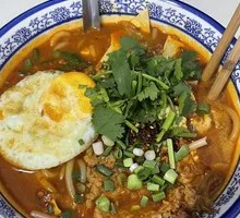 Sour Cabbage Red Bean Small Pot Rice Noodles
