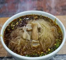 Intestine Rolls with Rice Noodles