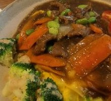 American Black Pepper Beef Rice Bowl with Soft Egg