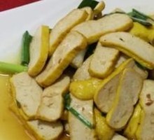 Stir-fried Yellow Tofu with Green Garlic