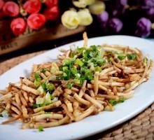 Cucumber and Houttuynia Herb Salad