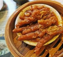 Sichuan-Style Steamed Chicken Feet in Thick Sauce
