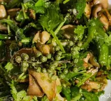 Stir-Fried Chili with Mushrooms