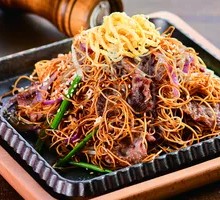 Black Pepper Beef Noodles