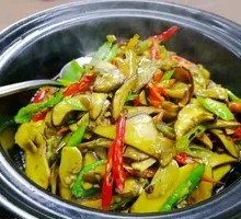 Green Pea Stir-fried Chicken Mushroom