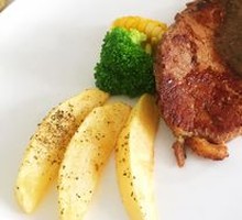 Australian Sirloin Steak with Black Pepper Sauce