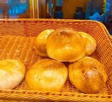 Xinjiang Raisin Naan