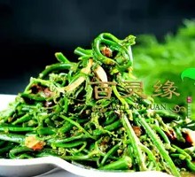 Bamboo Fern Stir-Fried with Fermented Black Beans