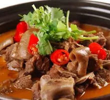 Braised Lamb with Skin in Brown Sauce