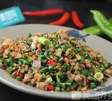 Spicy Green Pepper Chicken