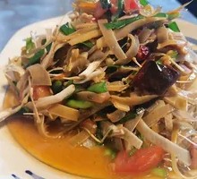 Stir-Fried Leek with Yellow Bamboo Shoots