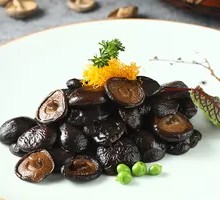 Huaiyang-Style Braised Winter Mushrooms