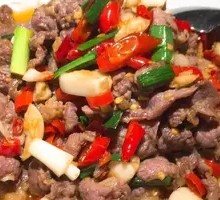Stir-Fried Beef with Yellow Onion