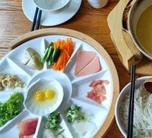 Classic Crossing-the-Bridge Rice Noodles