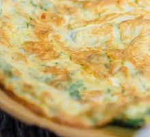 Goji Leaf Omelette Pancake