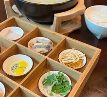 Crossing-the-bridge Rice Noodles