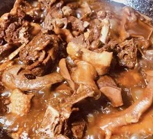Stewed Goose in Iron Pot
