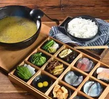Yunnan Crossing-the-bridge Rice Noodles