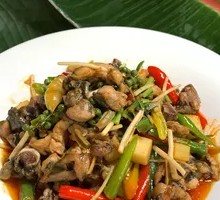 Simao Cai Gen Stir-Fried Chicken