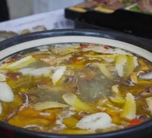 Fresh Mushroom Hot Pot