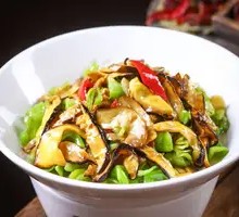 Green Pepper with Chanterelle