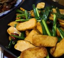 Stir-Fried Tofu with Leeks