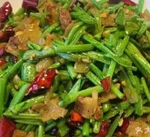 Stir-fried Hollow Stem Vegetable with Pork Lard