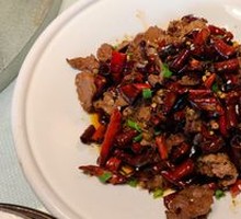 Sizzling Beef with Small Yellow Cattle
